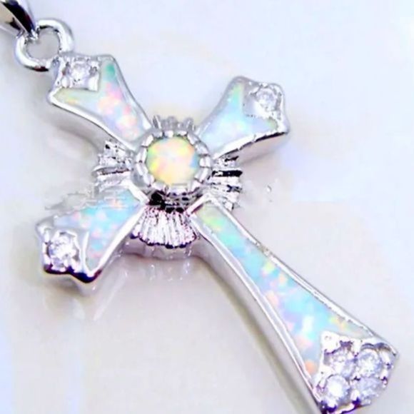 Beautiful WHITE OPAL DESIGN CROSS NECKLACE - Picture 1 of 3